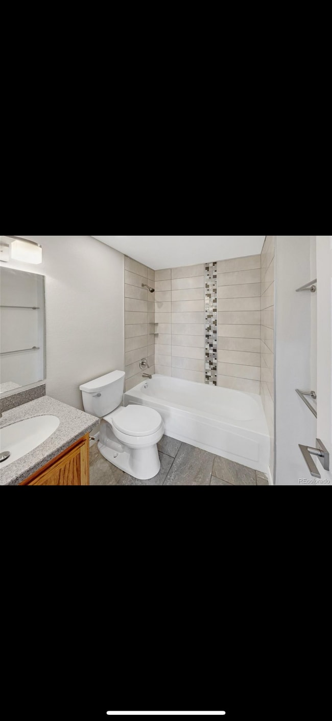 Building Photo - 8651 E Dry Creek Rd