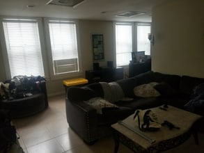 Building Photo - 524 23rd St