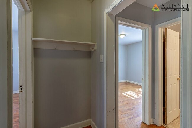 Building Photo - 1609 Poyntz Ave