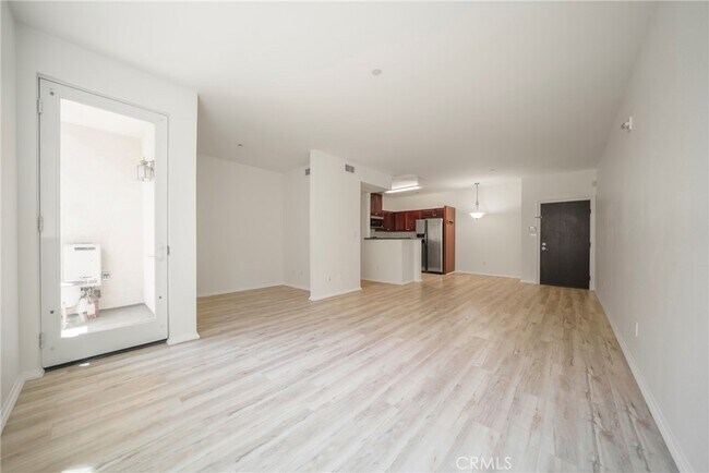 Building Photo - 13941 Sherman Way