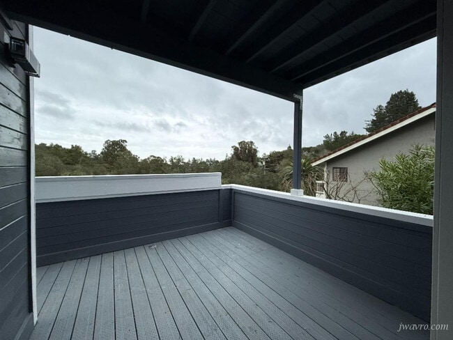 Building Photo - 165 Tiptoe Ln