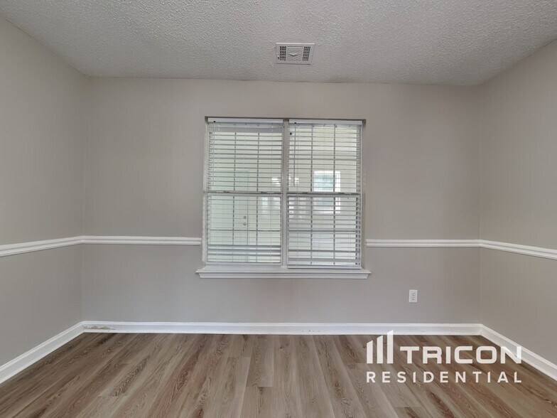 Building Photo - 6955 Pompas Ct