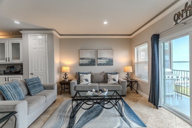 Building Photo - 7039 Kingston Cove Ln