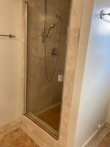 Building Photo - 20428 Roslin Ave