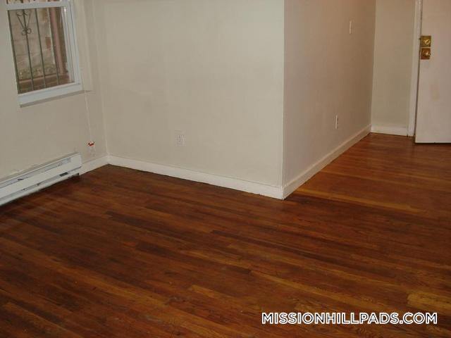 Building Photo - 886 Huntington Ave