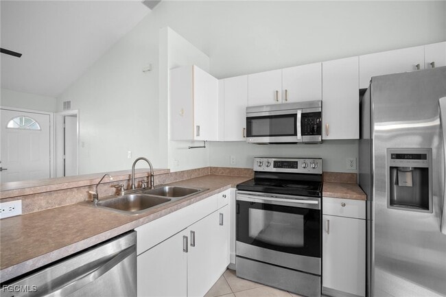 Building Photo - 4080 24th Ave NE