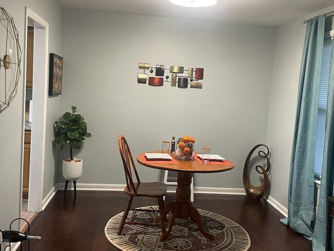 Building Photo - 555 N Dupont Ave