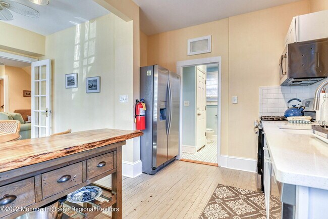 Building Photo - 14 New York Ave