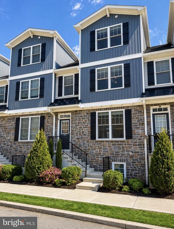 Building Photo - 903B Spring Mill Ave