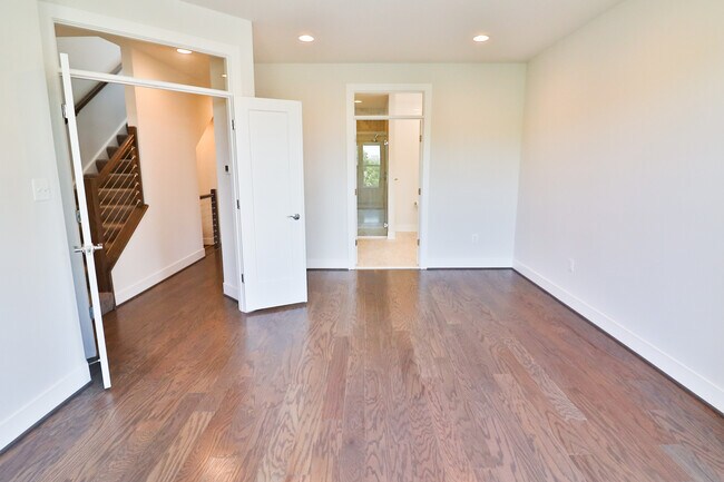 Building Photo - 1424 Piccard Dr