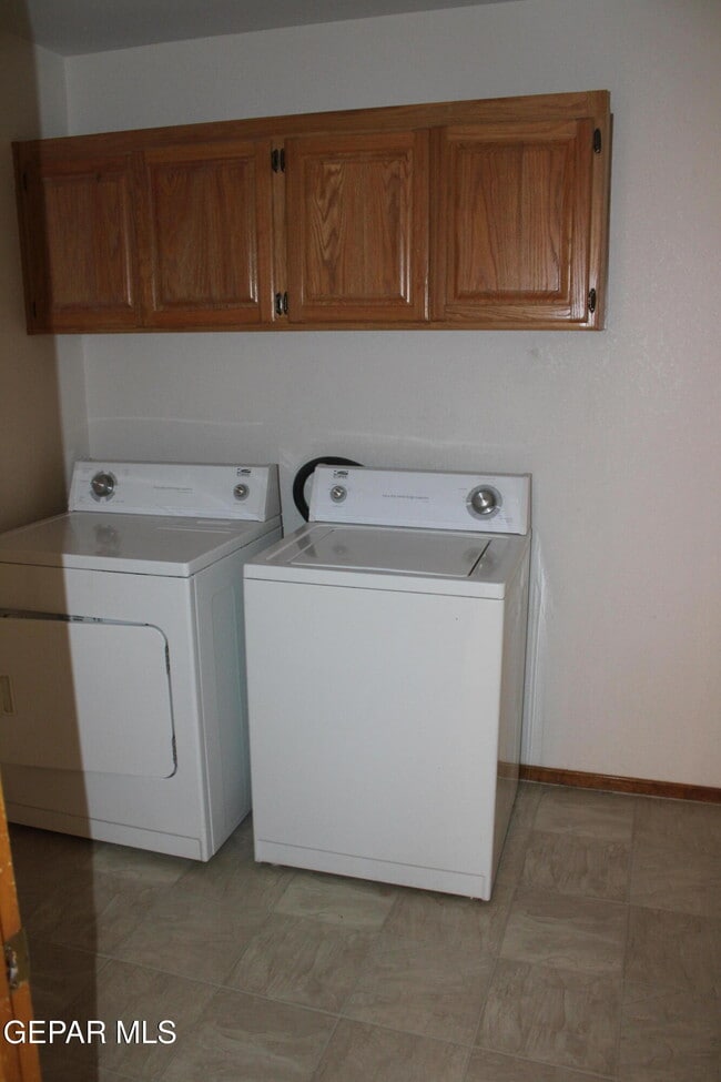 Building Photo - 4113 Loma Rosada Dr