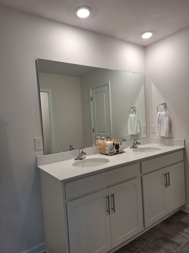 Building Photo - Wonderful Four Bedroom Home Located in the...