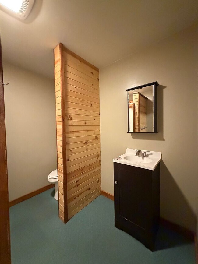 Building Photo - 311 Main St