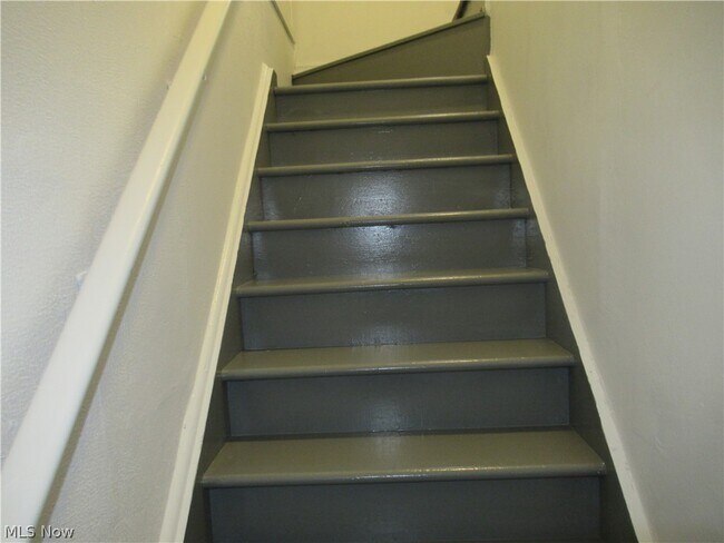 Building Photo - 1616 Douglas Rd