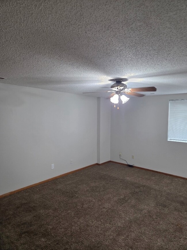 Building Photo - 315 N 1st St