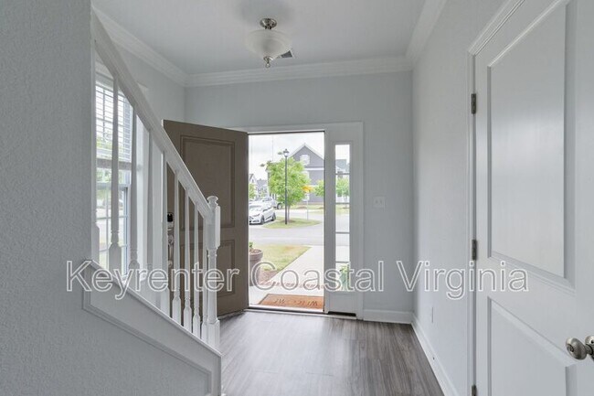 Building Photo - 2115 Belden Ave