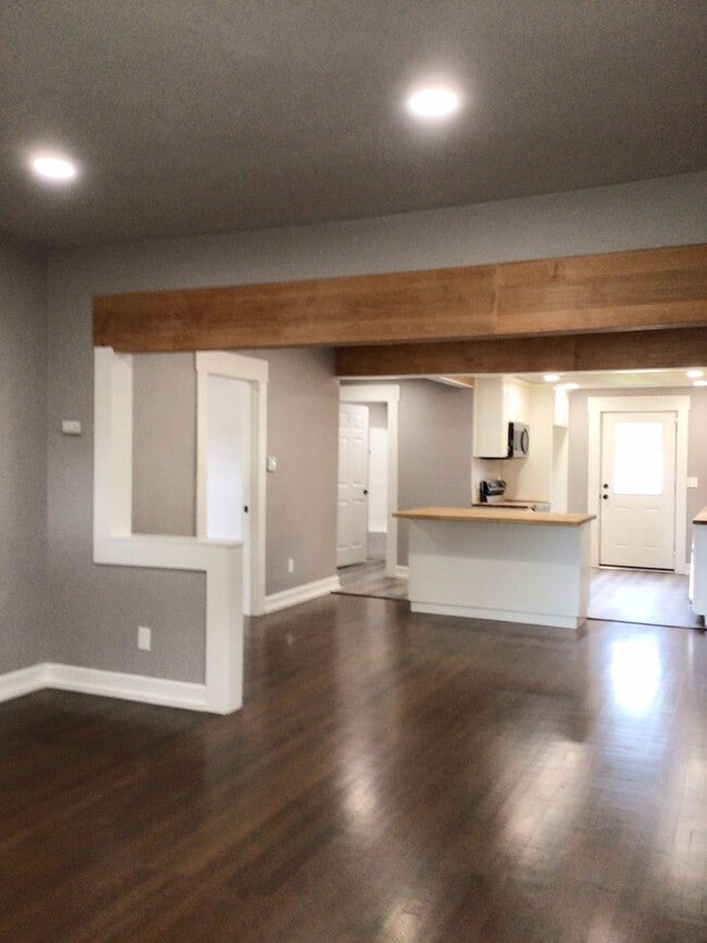 Building Photo - 477 I St