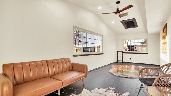 Building Photo - Fully furnished 3/2 Ardmore Highly Desired Neighborhood in ARDMORE