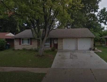 Building Photo - 140 Maple Dr