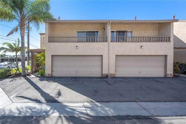 Building Photo - 5581 Crescent Ave