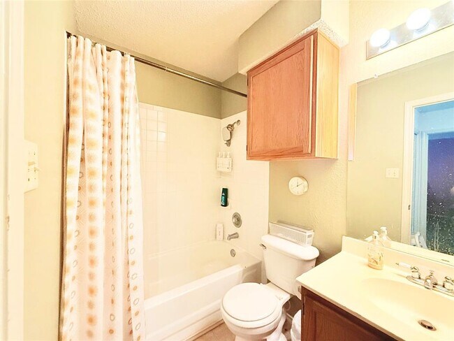 Building Photo - 1407 Deer Ledge Trail