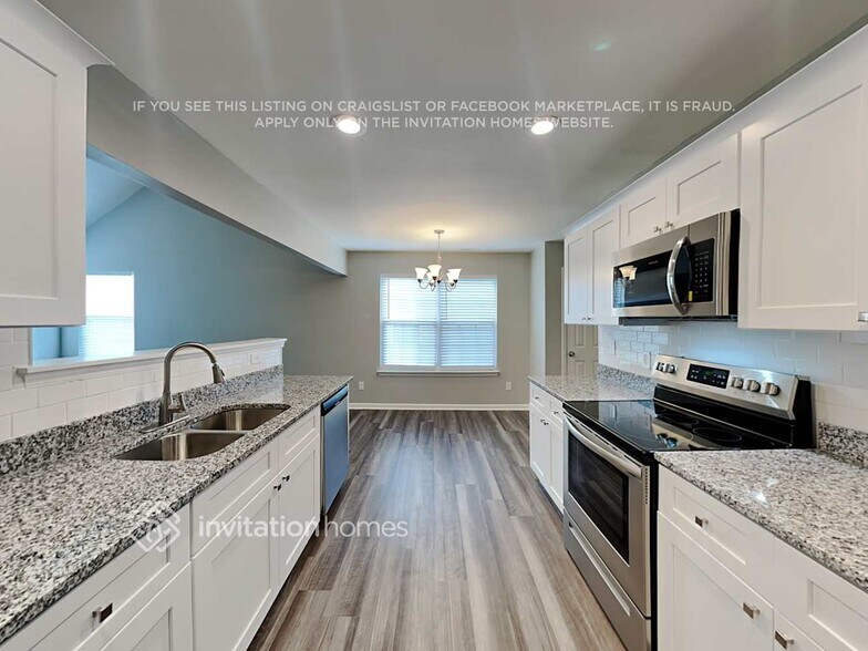 Building Photo - 10736 Glenluce Ave