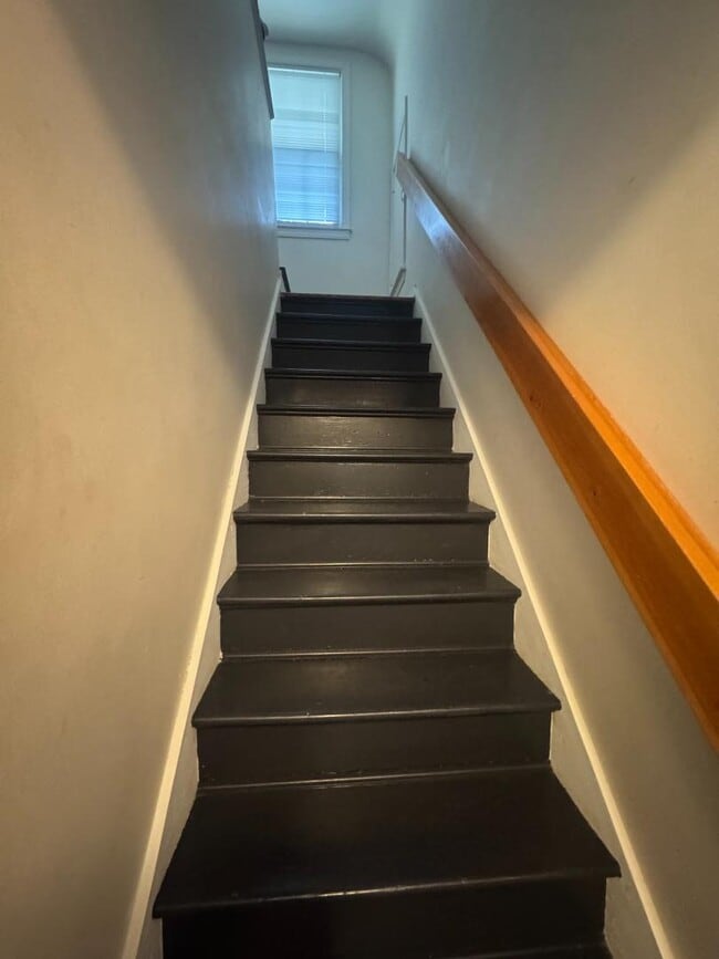 Building Photo - 715 Botham Ave