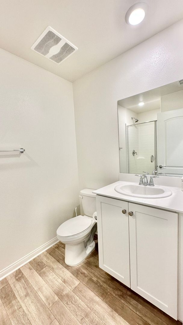 Building Photo - Beautiful Newer Construction Two-Story Home in Bonsall, Minutes to Everything!