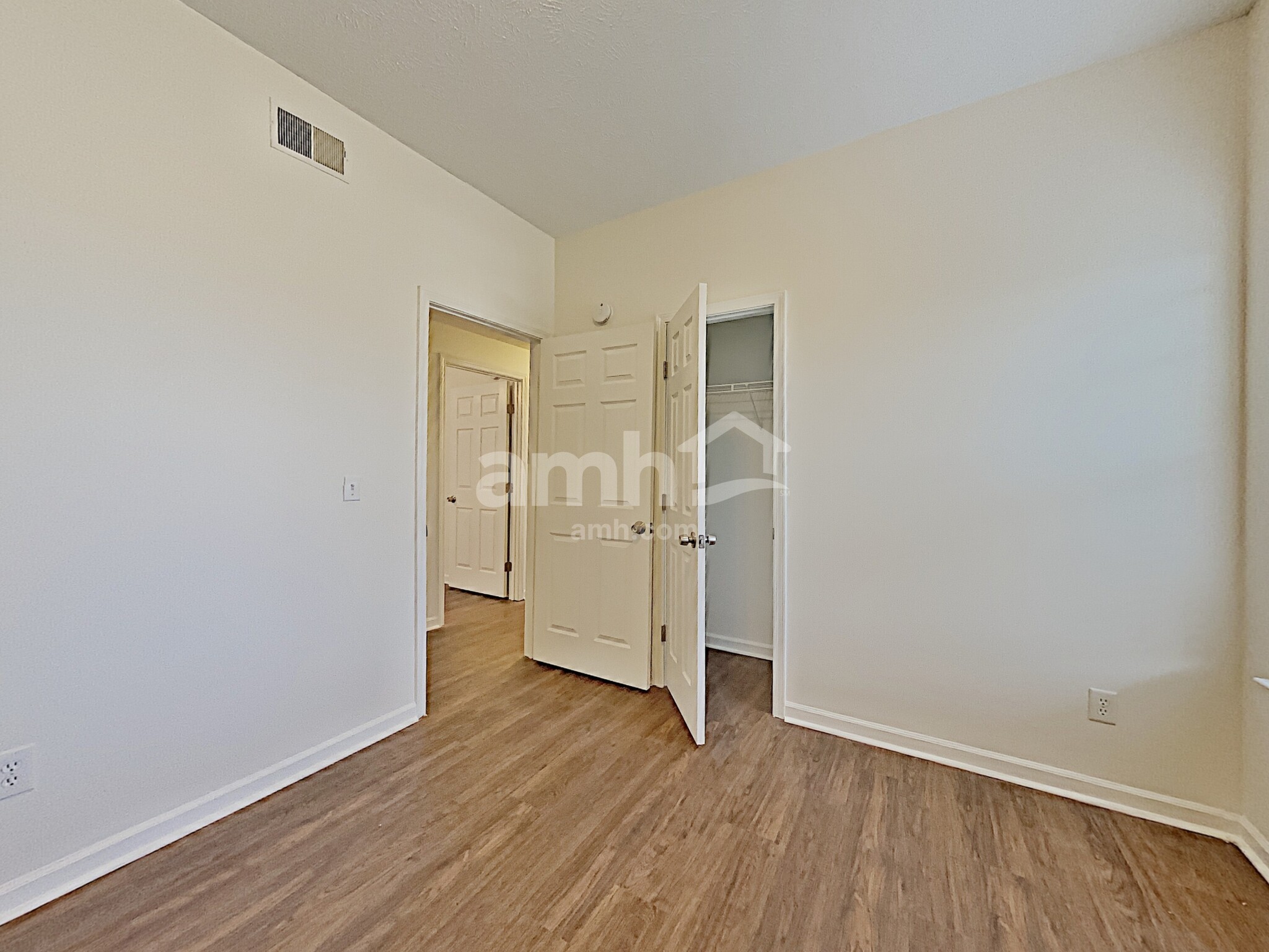 Building Photo - 6852 Scarlet Ridge Dr