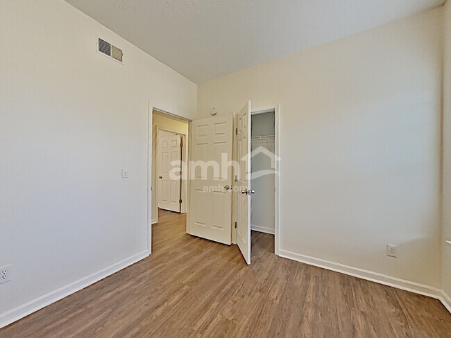 Building Photo - 6852 Scarlet Ridge Dr