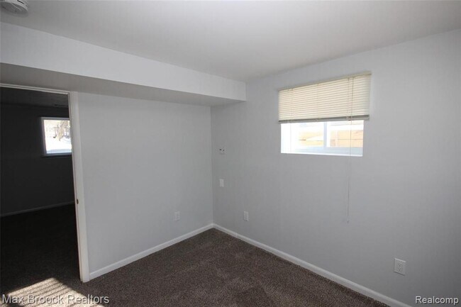 Building Photo - 2120 Daintree Ave