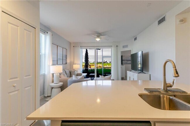 Building Photo - 15345 Grn Acrs Ave