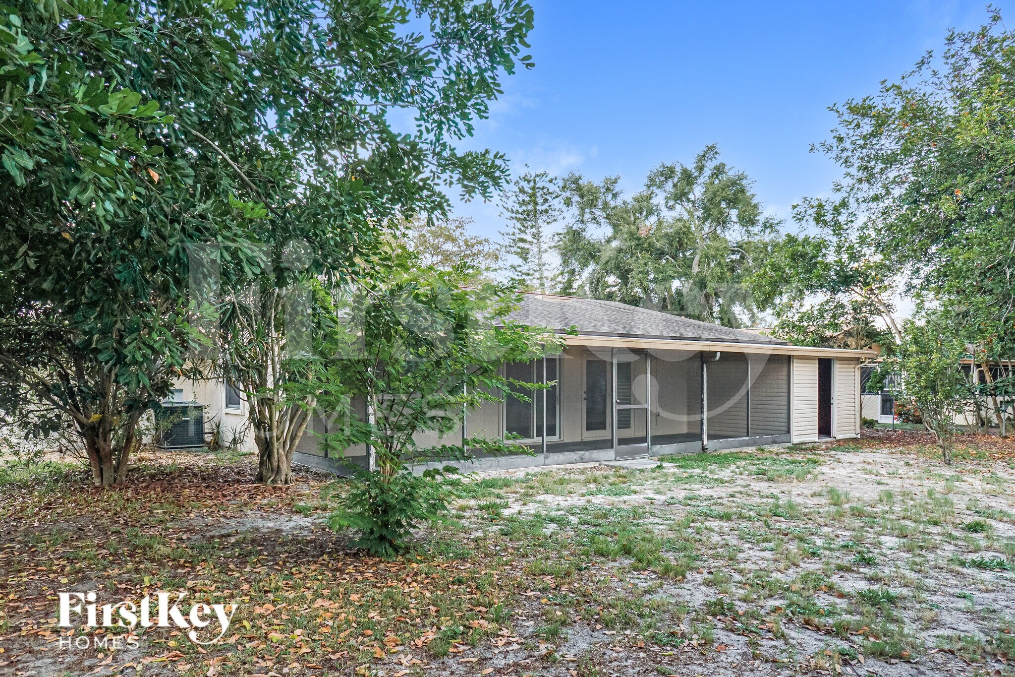 Building Photo - 833 Weeburn St