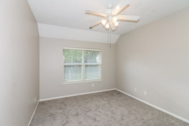 Building Photo - 3951 Eastland Lake Dr