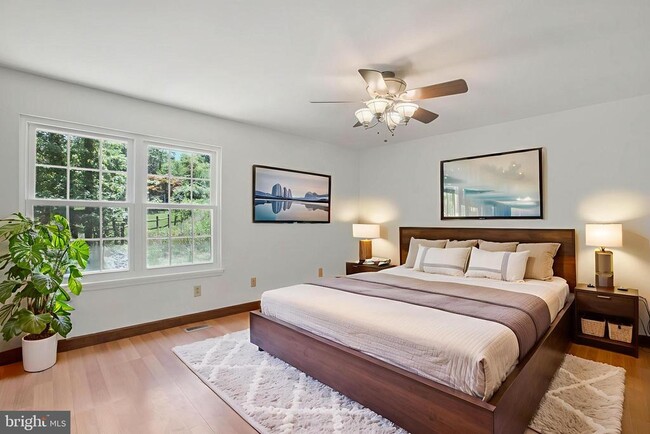 Building Photo - 6327 Joslyn Pl