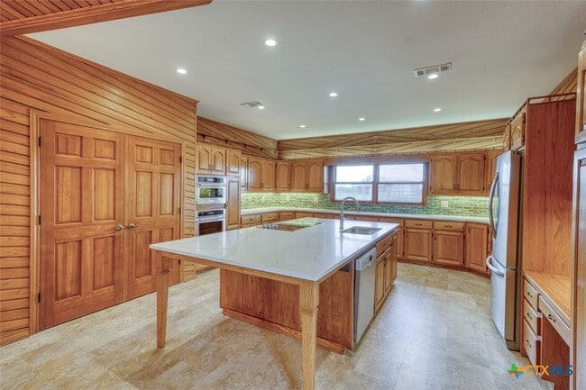 Building Photo - 614 Co Rd 207