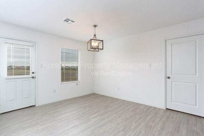 Building Photo - 6503 Scarecrow Wy