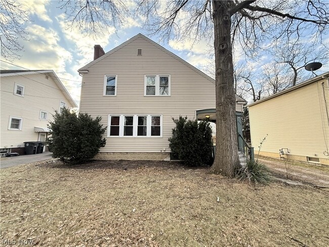 Building Photo - 837 Eastland Ave