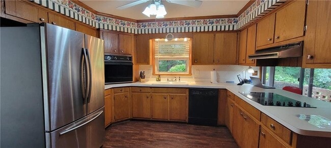 Building Photo - 1933 Silvastone Dr