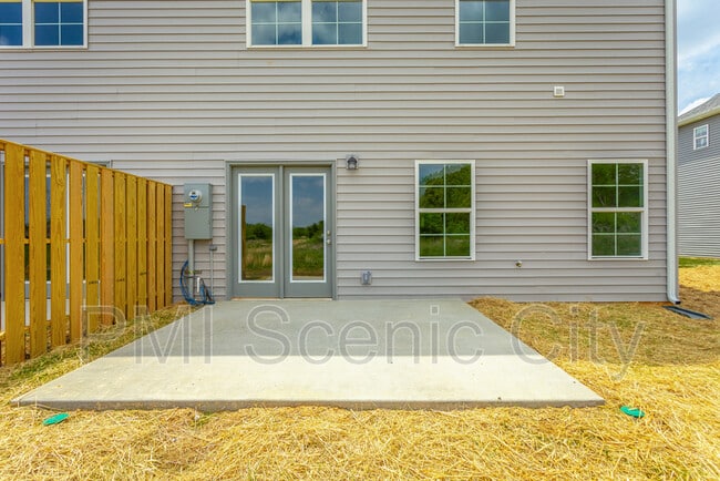 Building Photo - 591 Bellingham Dr NE