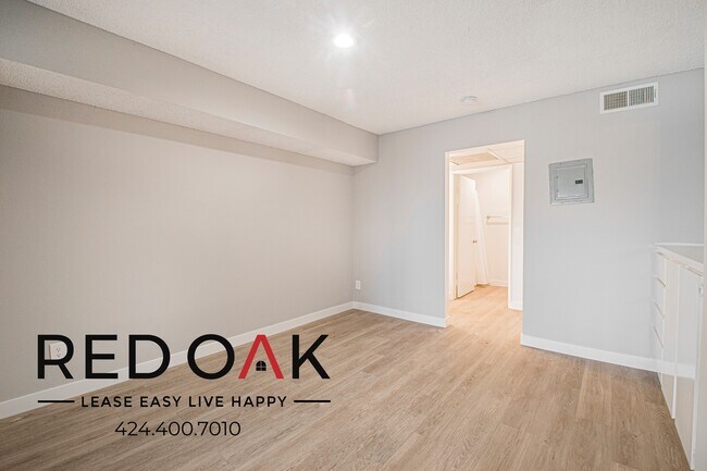 Building Photo - 8309 Cedros Ave