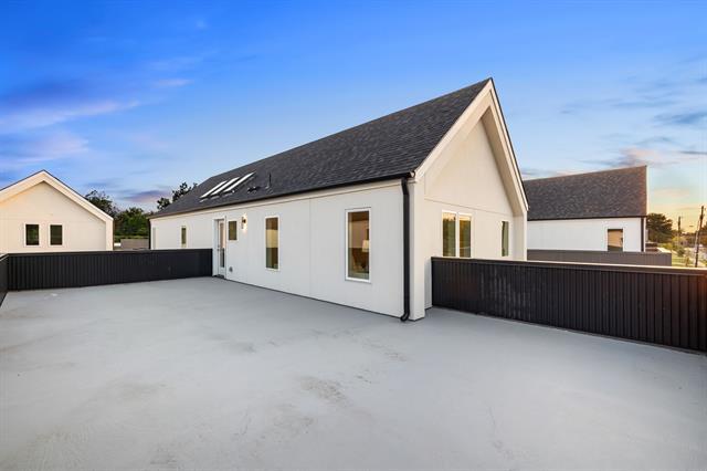 Building Photo - 825 Nomas St