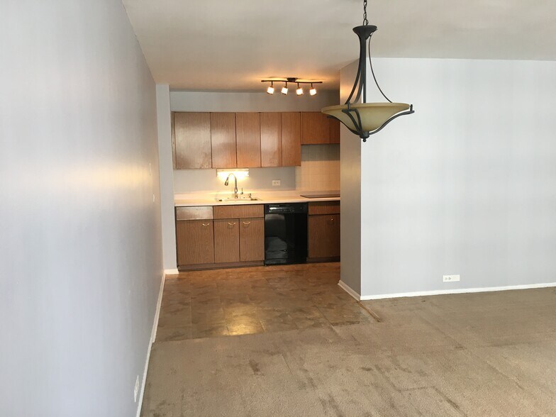 Building Photo - 4250 N Marine Dr