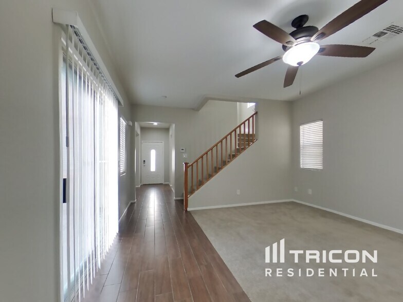 Building Photo - 14132 W Country Gables Dr