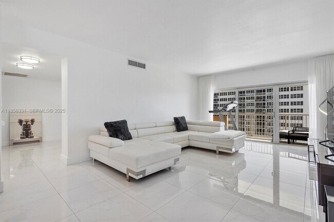 Building Photo - 1980 S Ocean Dr