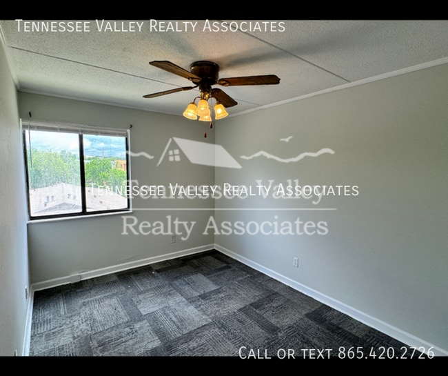 Building Photo - 2718 Painter Ave SW