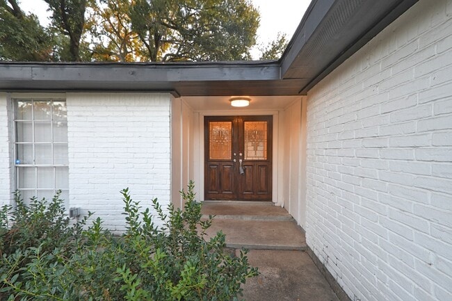 Building Photo - 9243 Friendship Rd