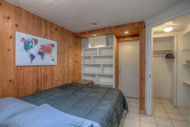 Building Photo - Spacious 4BR in Tucson