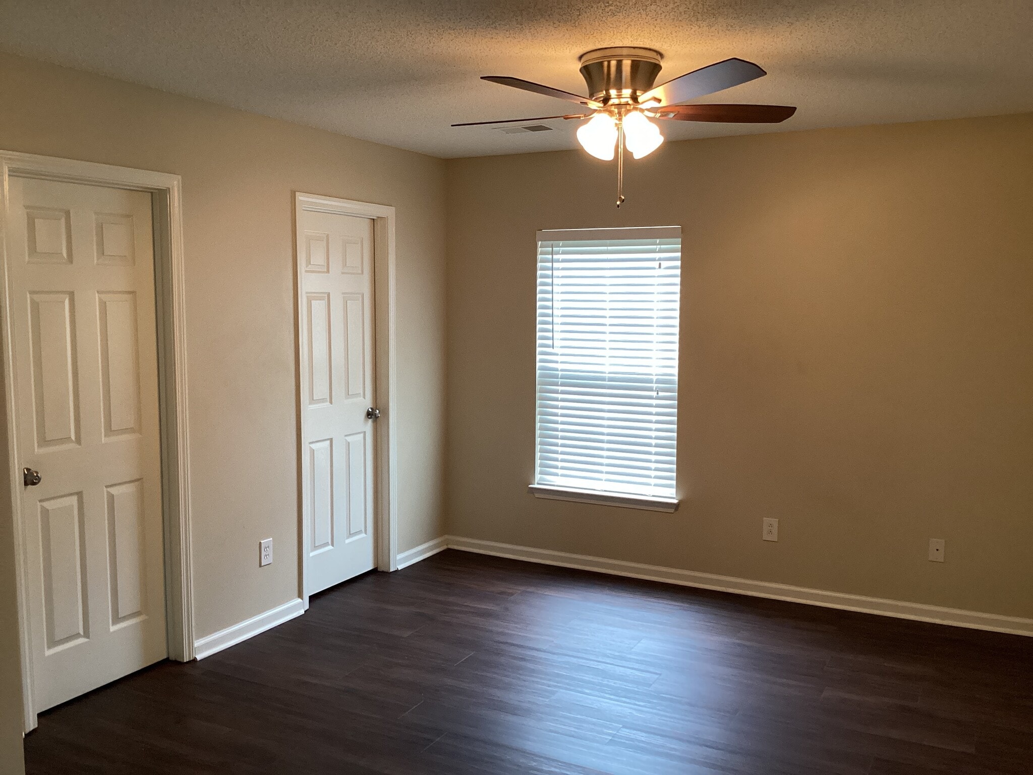 Building Photo - 237 Maypop Dr