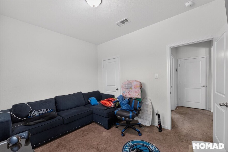 Building Photo - 318 Dove Creek Ln